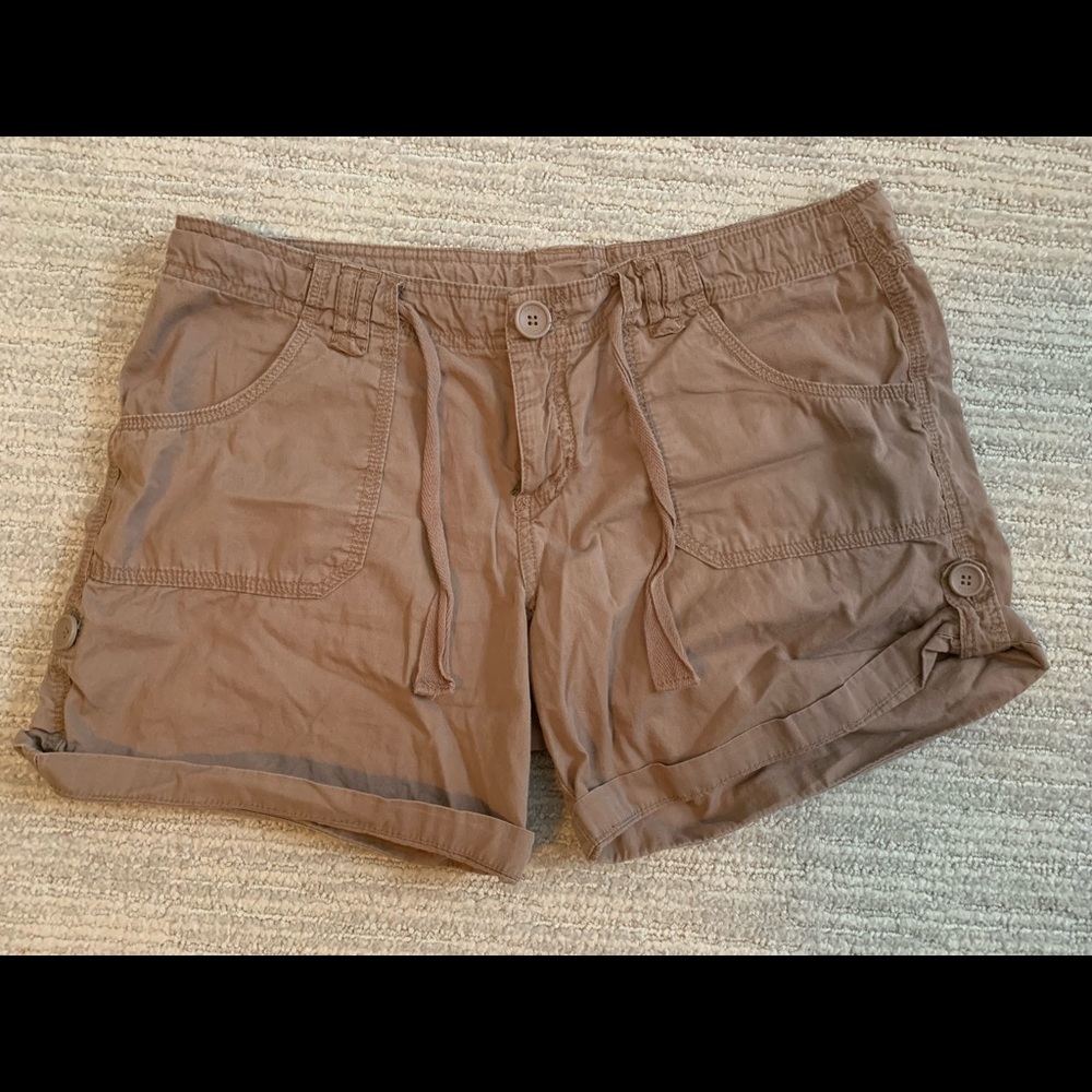 Size 13 khaki cargo shorts